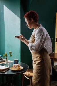 قصة نجاح انستقرام لصاحبة مشروع حلويات منزلية