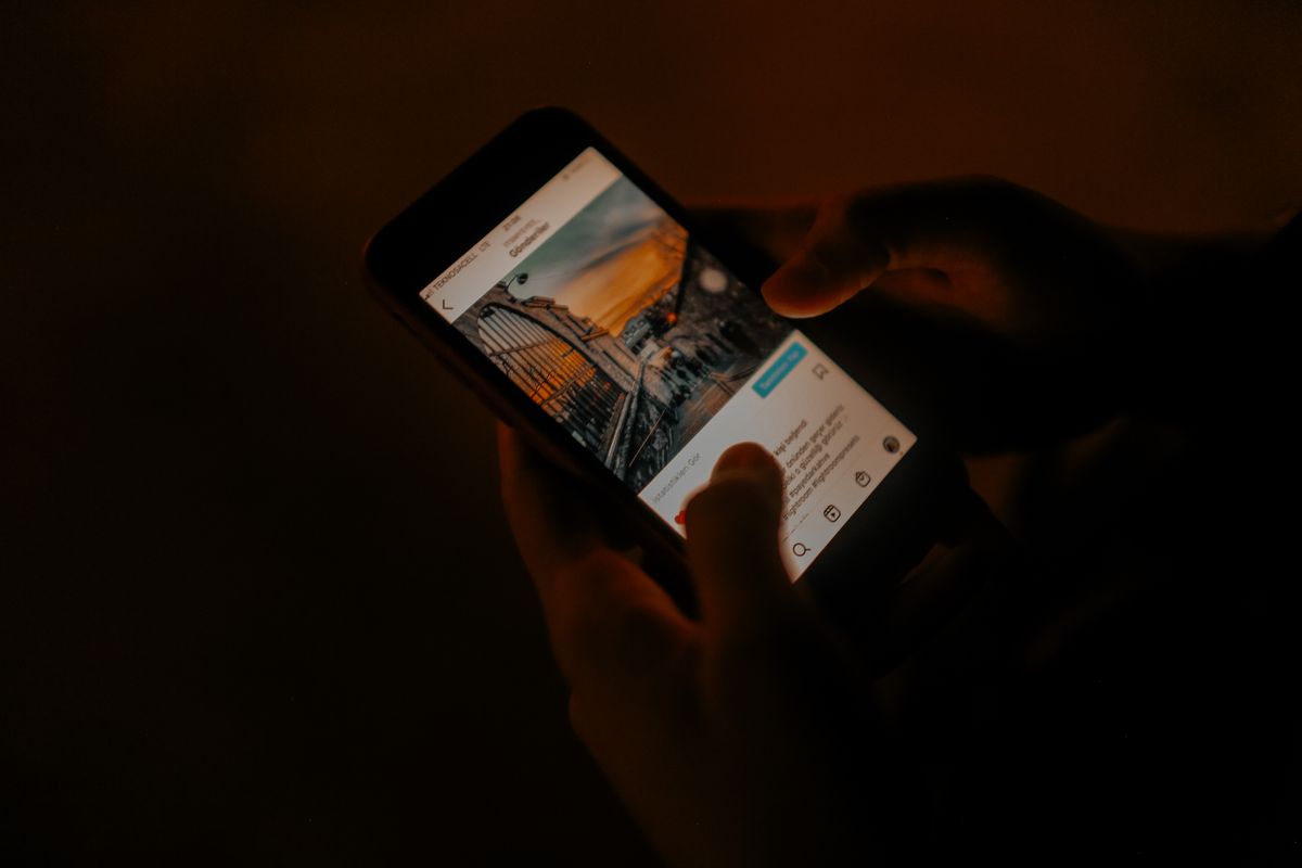 تصفح التعليقات على منشورات وسائل التواصل